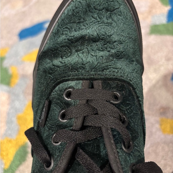 Vans Authentics women’s green velvet paisley, size 7.5, unique style! - Picture 3 of 8